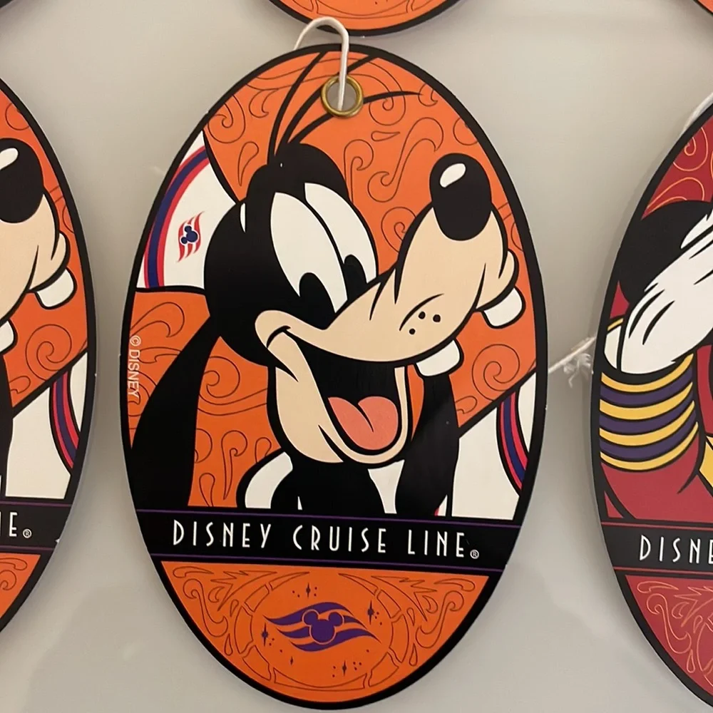 Set of 8 Disney Cruise Line Luggage Character Tags Goofy Mickey